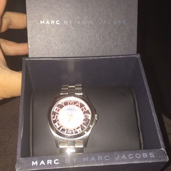 MARC JACOBS WATCH - Picture 2 of 5